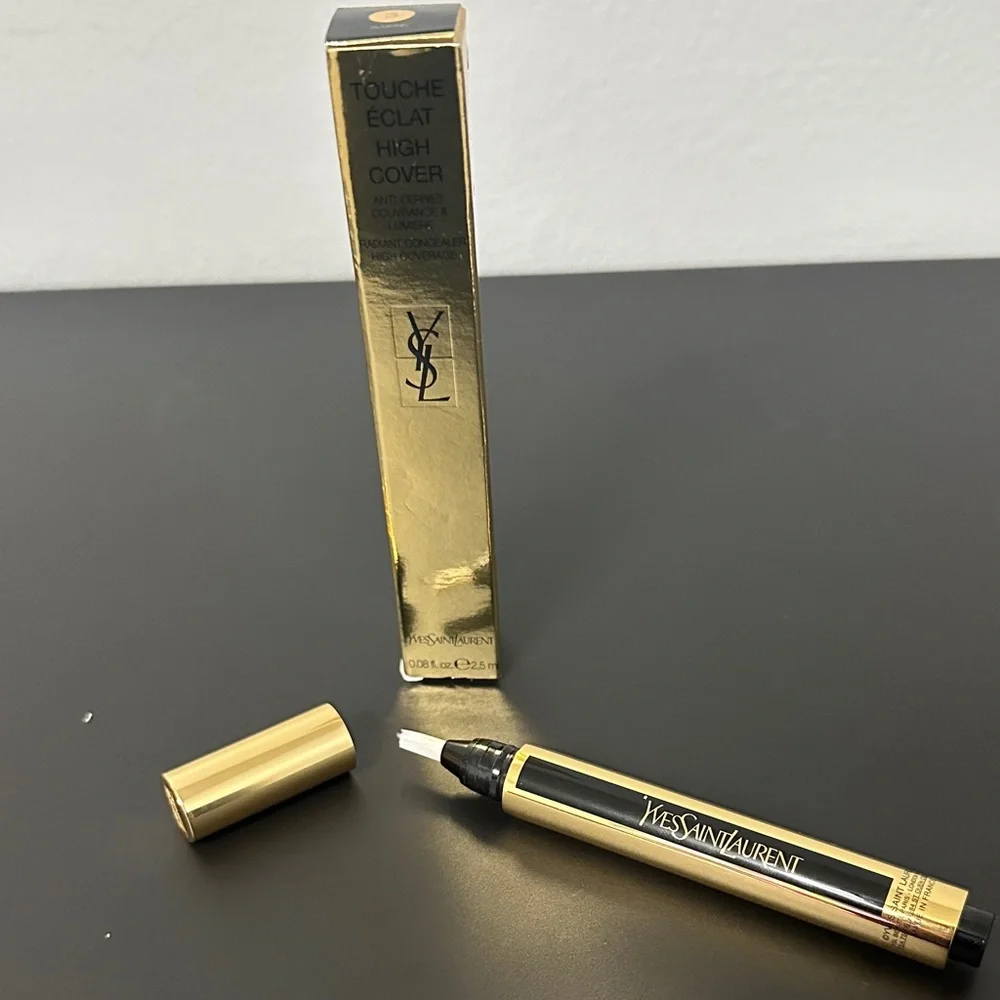 luxurious concealer
